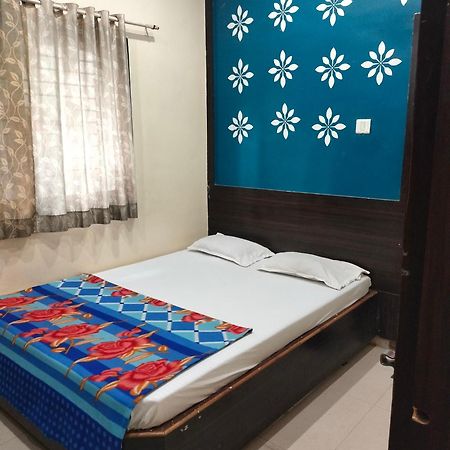 Hotel Sai Vasant Vihar シルディ エクステリア 写真